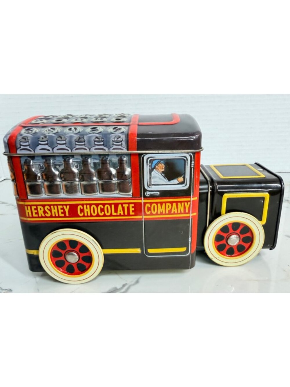 Vintage Advertising Tin Lot - Hershey’s Milk Truck & Coca-Cola Train - Picture 11 of 16
